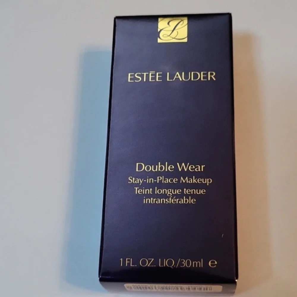 Estee Lauder Double Wear Stay In Place Makeup: Warm Porcelain (1W0), NIB - Picture 9 of 10